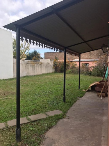 Casa En Venta En Zapiola