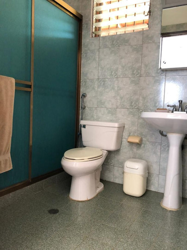 Venta De Cómoda Y Amplia Casa, Vía Curiepe A 10 Min De Flamingo, Hacienda Mondragón, Higuerote