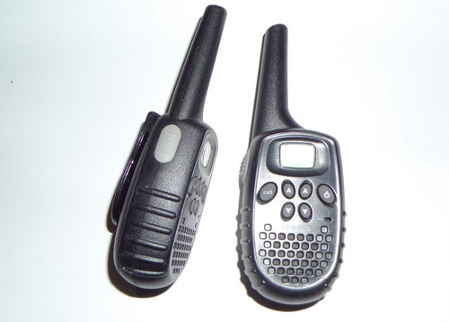 Walkie Talkie Uniden Black  Chanel 22