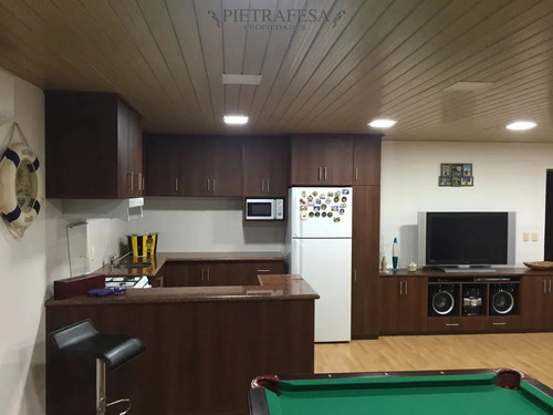 Casa En Venta Con Piscina, 3 Dorm, 4 Baños, Garaje-colón