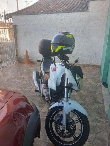 Imagem 1 de 3 de Honda Cb300