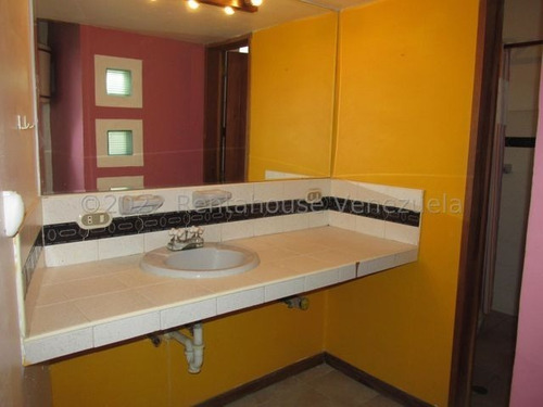Imagen 19 de 24 de Mayerling Gonzalez Bm Vende Casa Mls #22-27882