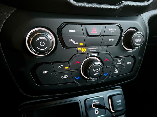 Jeep Renegade 1.8 16V FLEX SPORT 4P AUTOMÁTICO