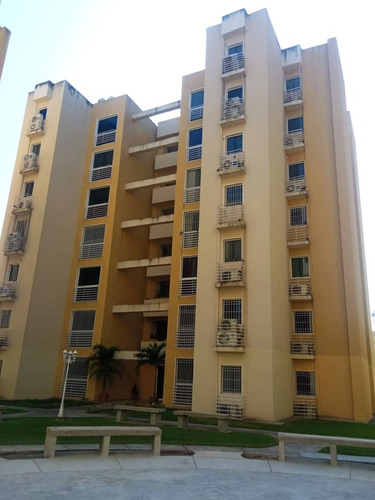 Apartamento En Alquiler, Residencias Villa Geica, Maracay.