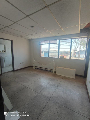 Imagen 4 de 8 de Yohandys Vende Galpon Industrial En La Urb Los Criollitos