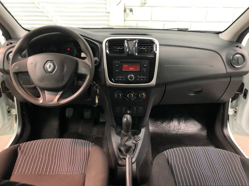 Imagen 8 de 11 de Renault Sandero Authentique 1.6 2017 * Financio * R. Menor *