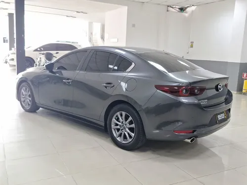 Mazda 3 TOURING HÍBRIDO