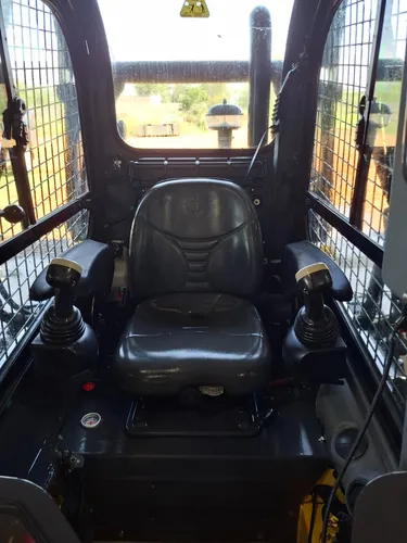 Minicargadora New Holland L218 Electronica Con Joystick