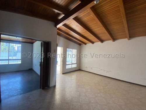 Excelente Casa Comercial En Alquiler Ubicada En Una De Las Principales Avenidas De La Ciudad Barquisimeto Jr