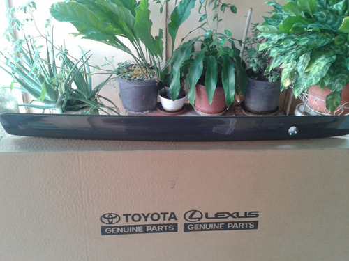 Platina De Maleta De Toyota Corolla Xei 2009 Al 2011 Origina