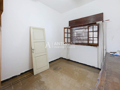 Local, Casa Y Departamento En Venta Sobre Av. Bv. Los Granaderos