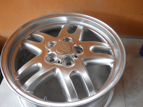 Imagen 2 de 3 de Vendo Un Rin De Land Rover, Range Rover, Año 2004 De Alumin