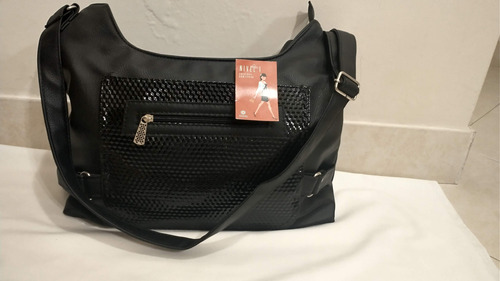 Cartera De Mujer Negra Correa Regulable, Frente Acharolado 