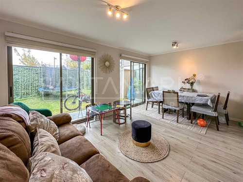 Casa En Venta De 3 Dorm. En Concepción