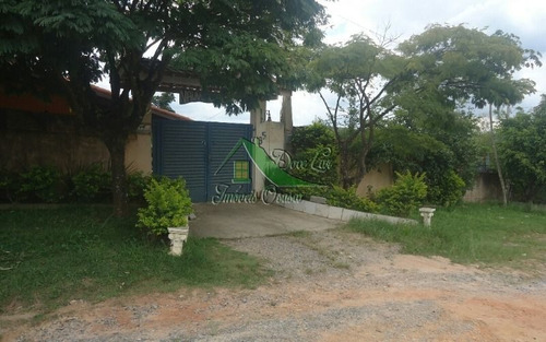 Linda Chácara Completa Com Mais De 2.000 M² Em Araçariguama/sp.