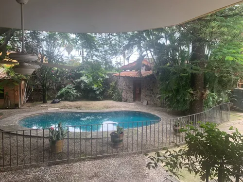 Casa Sola En Tlaltenango, Cuernavaca, Morelos.