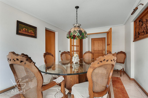 Amplio, Vista Despejada, 3 Dorm, 3 Baños, Servicios, Salita