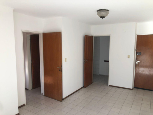 2 Dormitorios - 2 Balcones - Alquiler - Departamento - Centro