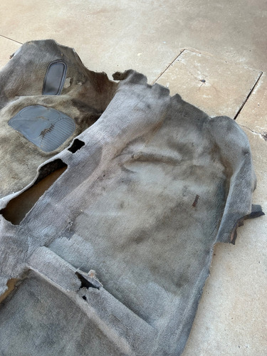 Carpete Original Vw Gol Gti Bola G2 95/99 Felpudo Cinza (Usado)