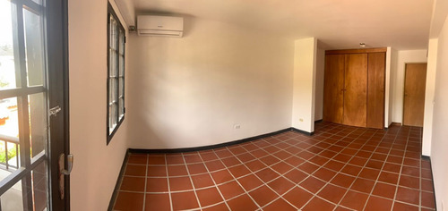 Imagen 7 de 13 de En Alquiler Oficina De 21.10m2 En Santa Ana