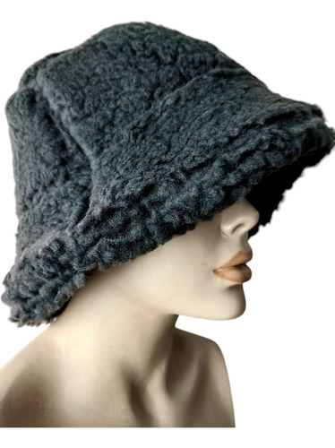 Imagen 5 de 9 de Piluso Gorro En Corderito