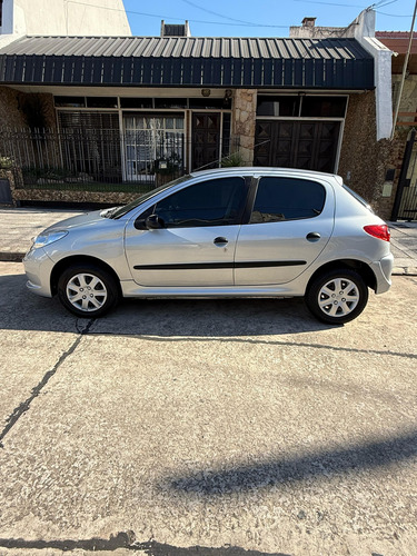 Peugeot 207 1.4 Active 75cv