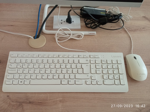 Aio Lenovo 1tb 4gb Core I5 10°g (Usado)