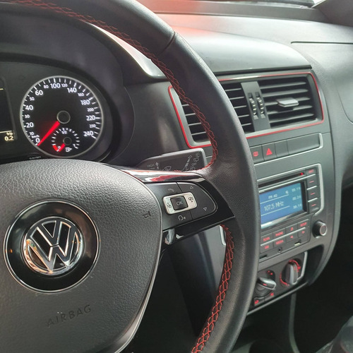 Imagem 8 de 15 de Volkswagen Fox 1.6 Mi Rock In Rio 8v Flex 4p Manual