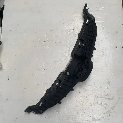 Parrilla Frontal Mazda6 (Usado)