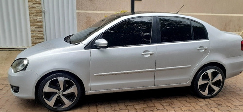 Volkswagen Polo Sedan 2013 1.6 Vht Total Flex 4p