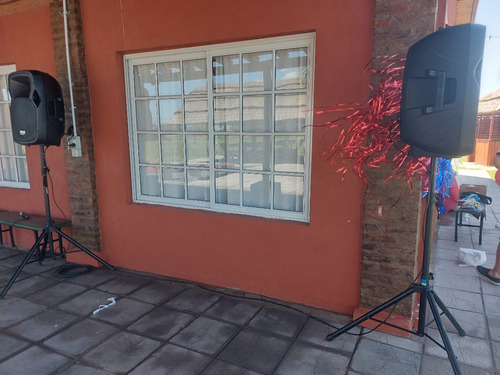 Alquiler De Sonido Bafle Parlante Potenciado Fiesta Eventos