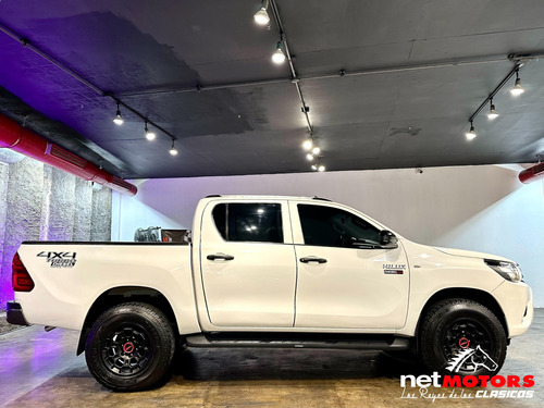 Toyota Hilux 2.8 Tdi Cabina Doble Mt