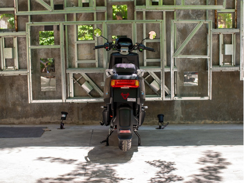 Imagen 3 de 15 de Moto Electrica Scooter Nuuv Nqi Ext Sport Bosch Litio