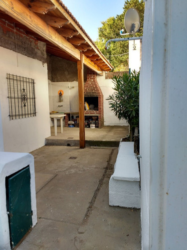 Imagen 10 de 14 de Casa Ph Dos Dormitorios Con Fogon Y Patio.