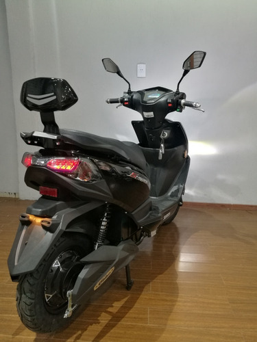 Imagen 7 de 25 de Moto Electrica Scooter Leo Sunra 2022 0 Km No Spy No Lucky