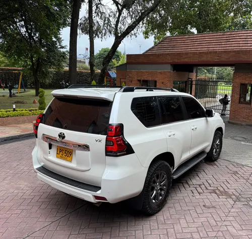 Toyota Vx 4.0 (2023)