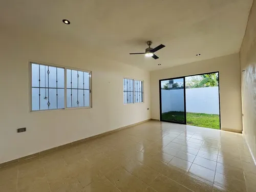Casa En Venta En Ciudad Caucel Remodelada Con 2 Habitaciones Y 2 Baños