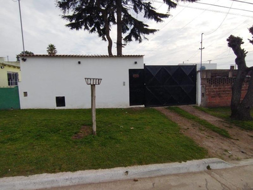 Casa En Venta - 2 Dormitorios 1 Baño - 80mts2 - Mar Del Plata