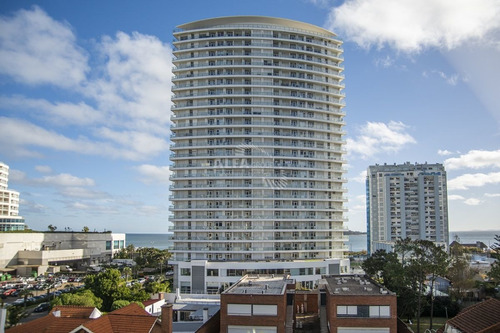 Imagen 15 de 18 de Apartamento De 3 Dormitorios Con Parrillero En Venta, Edif. Cap Breton. Playa Mansa.