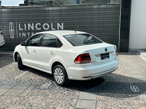 Volkswagen Vento 1.6 Starline At