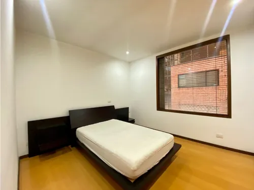 Chico Reservado, Apto Duplex Con Excelentes Acabados