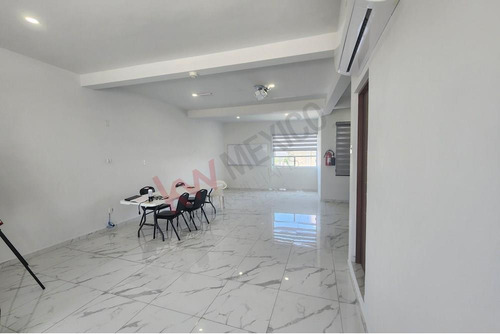 Venta De Edificio En Zona Céntrica De Querétaro, Ideal Para Oficinas