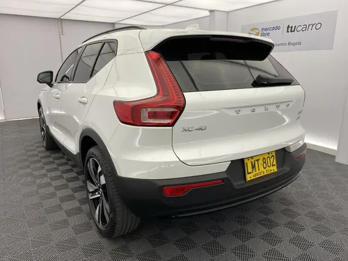 Volvo XC40 2.0 B5 Poll Star Hibrida