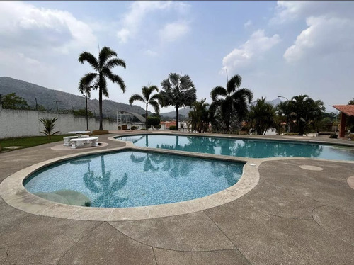 Emili Ofrecer En Venta Casa En Pie De Monte San Diego