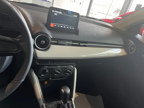 Mazda 2 Sedan Touring