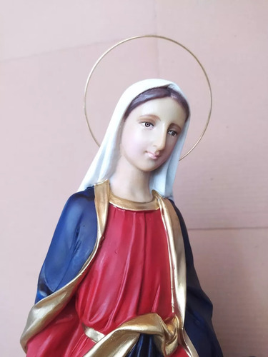 Maria Passa Na Frente 55 Cm Resina Imagem Auréola De Metal Cor Pintura A Mão