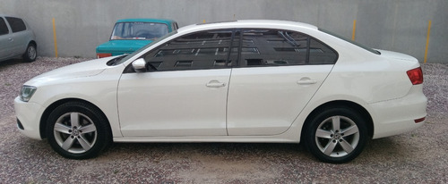 Volkswagen Vento 2.5 Luxury