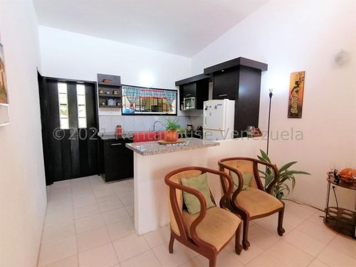Imagen 8 de 30 de Casas En Venta El Amanecer Cabudare Lara. 3 Habitaciones 2 Baños 2 P/e Cod # 22 - 7781 Katty Vasquez Rentahouse 412 - 1498654 Contactame! Excelente Precio De Oportunidad E Inversion. Negociable !!!