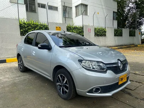 Renault Logan 1.6 Privilege / Intens