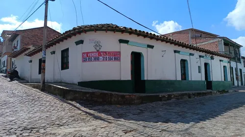 Excelente Oportunidad De Inversion. Casa Esquinera.